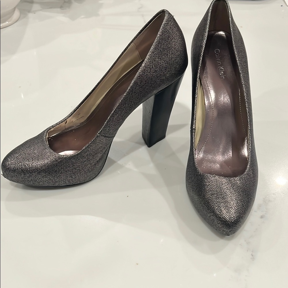 Calvin Klein Elita Chunky Heel Pumps Size 8